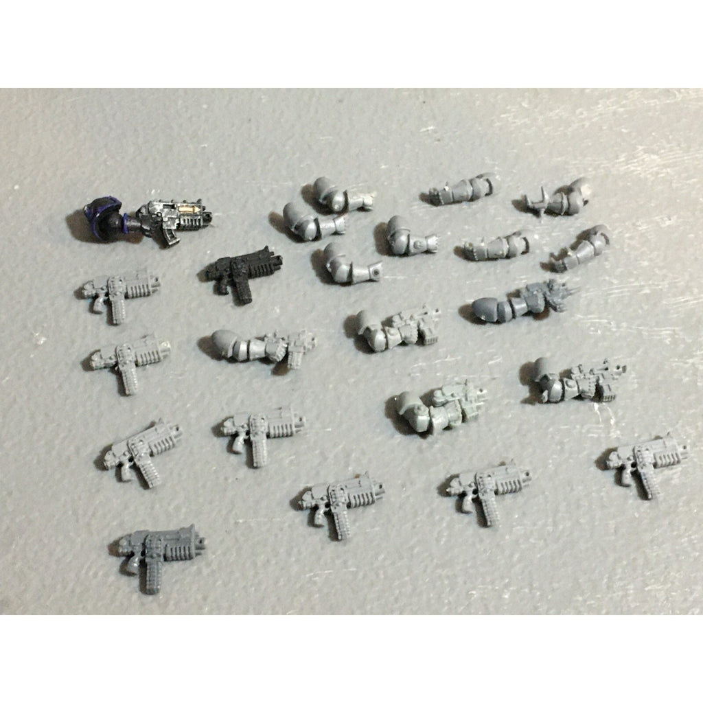 A22976 WARHAMMER 40K CHAOS SPACE MARINES BITS LOT ARMS BOLTERS GAMES WORKSHOP GW