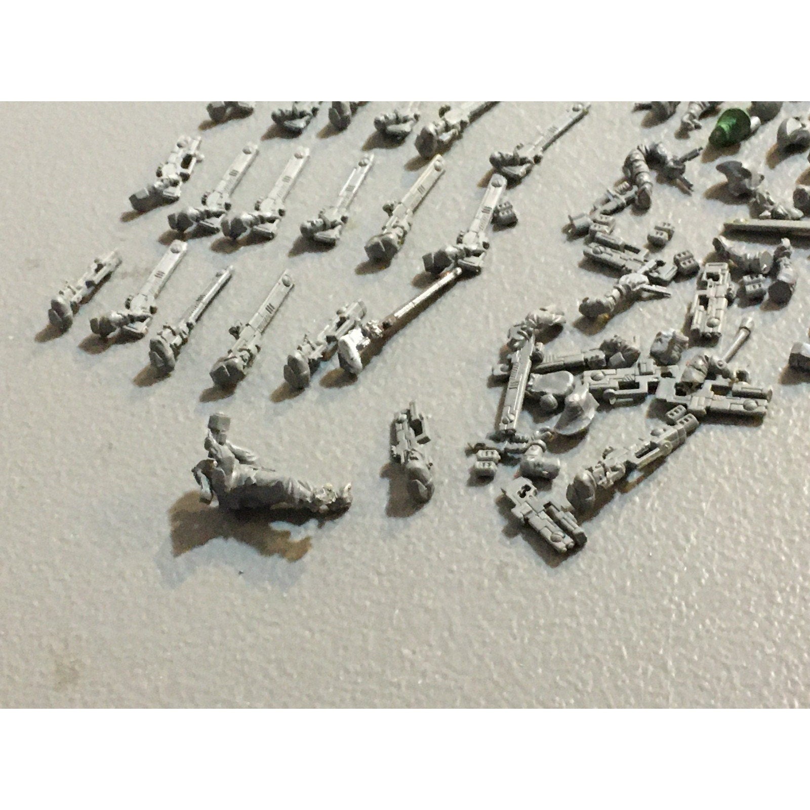 A33932 WARHAMMER 40K TAU EMPIRE FIRE WARRIORS BITS LOT GW GAMES WORKSHOP