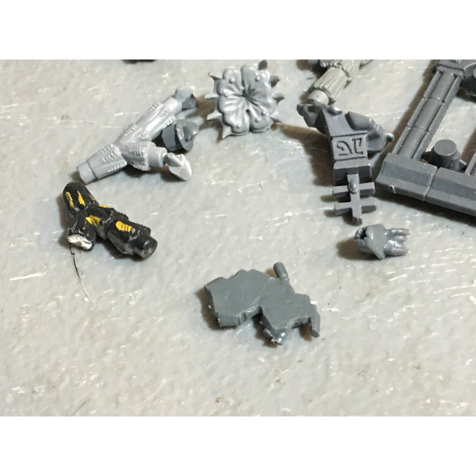 A23492 WARHAMMER FANTASY 40K TERRAIN BITS LOT GRAVE PLANT BASING GAMES WORKSHOP