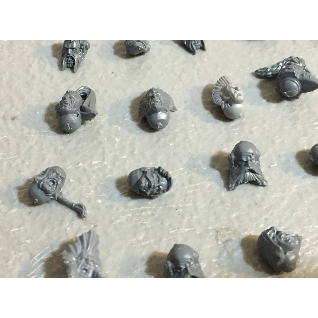 A33576 WARHAMMER 40K SPACE MARINES WOLVES BITS LOT HEADS GW GAMES WORKSHOP