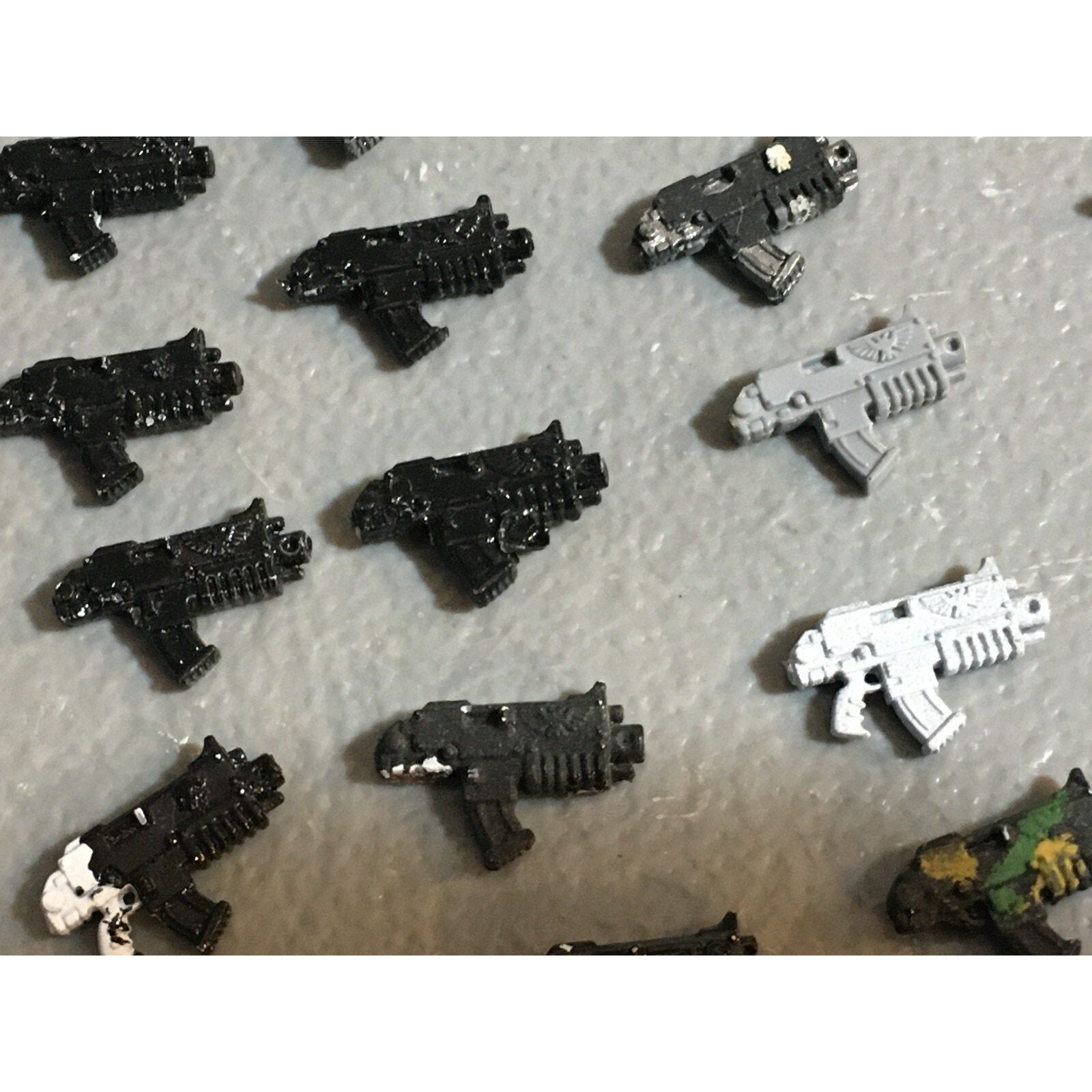 A22984 WARHAMMER 40K SPACE MARINES BITS LOT BOLTERS ARMS GW GAMES WORKSHOP
