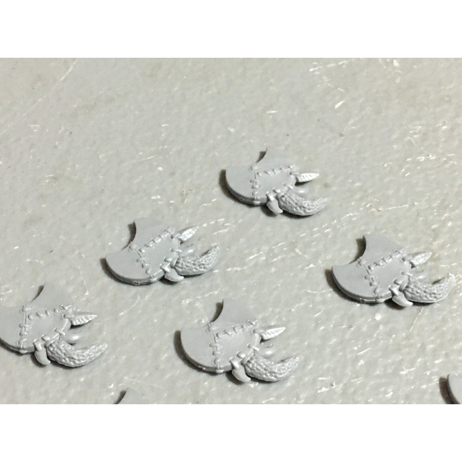 A22625 WARHAMMER FANTASY ORCS & GOBLINS BITS LOT GOBLIN SHIELD GAMES WORKSHOP GW