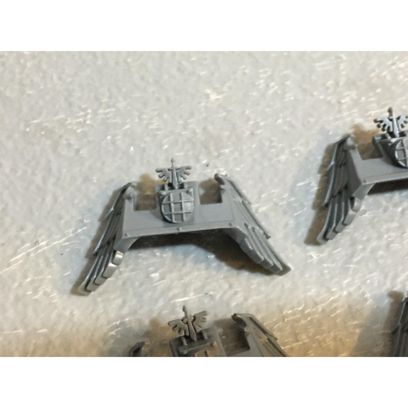A29407 WARHAMMER 40K SPACE MARINES DARK ANGELS BITS LOT BIKE FRONT PLATES + LEGS