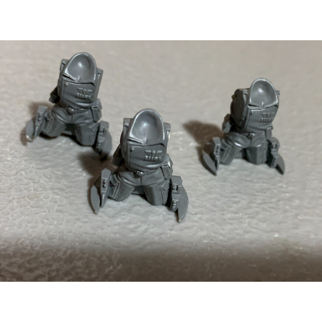 A17852 WARHAMMER 40K ASTRA IG GUARD TANK OFFICER COMMANDER TORSO BIT 3 PK LOT GW