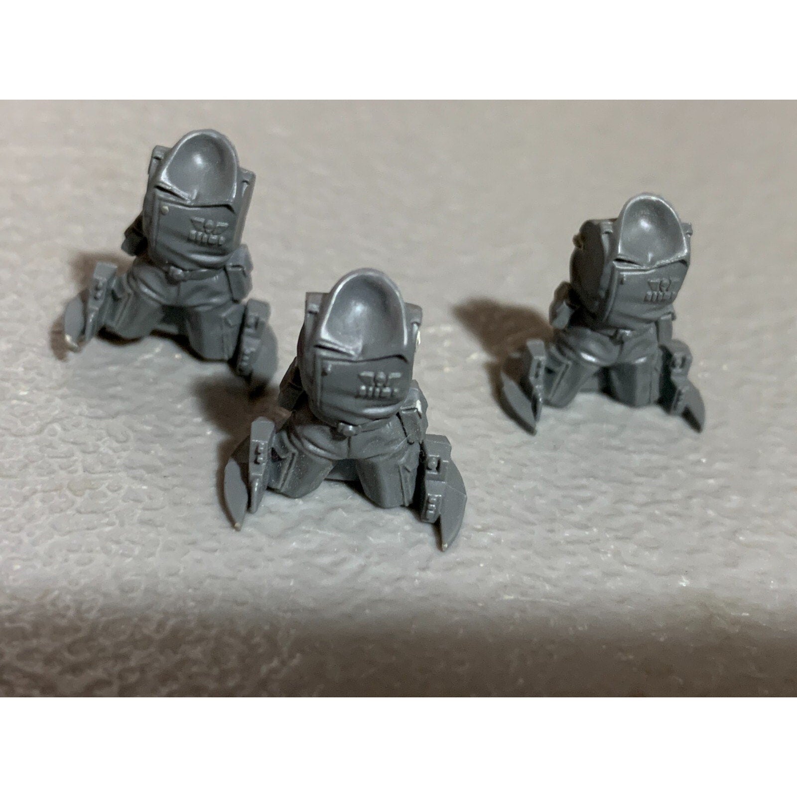 A17852 WARHAMMER 40K ASTRA IG GUARD TANK OFFICER COMMANDER TORSO BIT 3 PK LOT GW