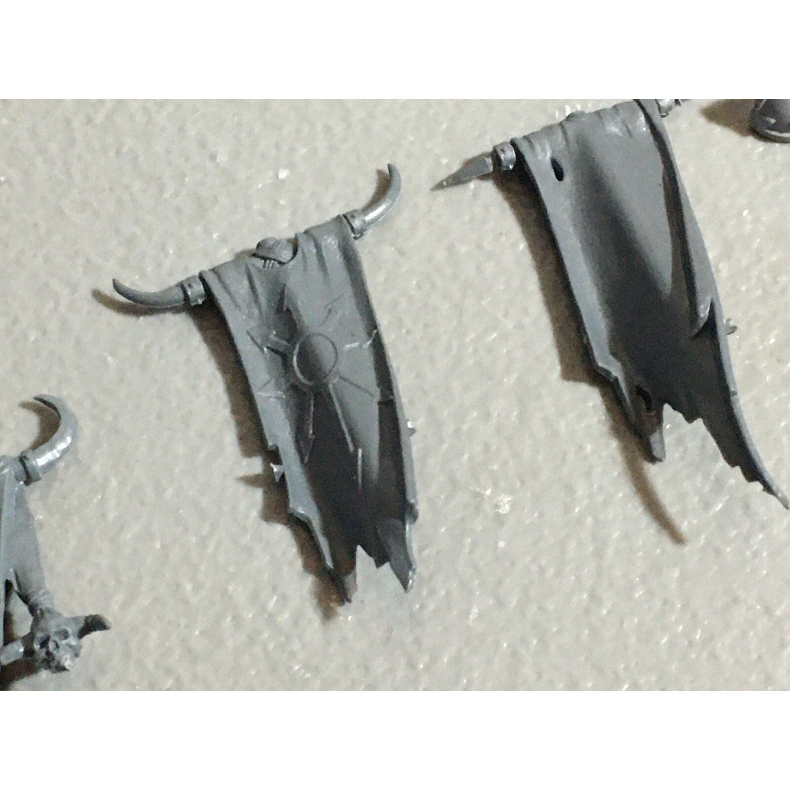 A22262 WARHAMMER FANTASY CHAOS MORTALS BITS LOT MIXED BANNERS ACCESSORIES GW