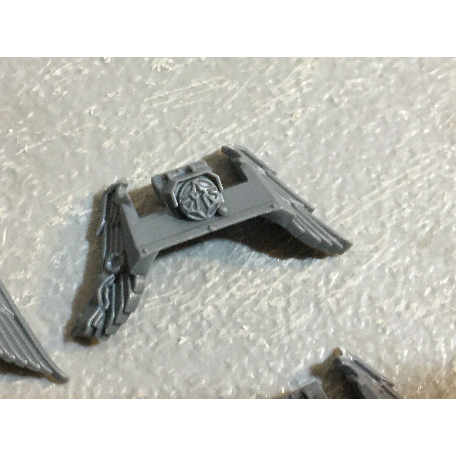 A29406 WARHAMMER 40K SPACE MARINES DARK ANGELS BITS LOT BIKE FRONT PLATES GW