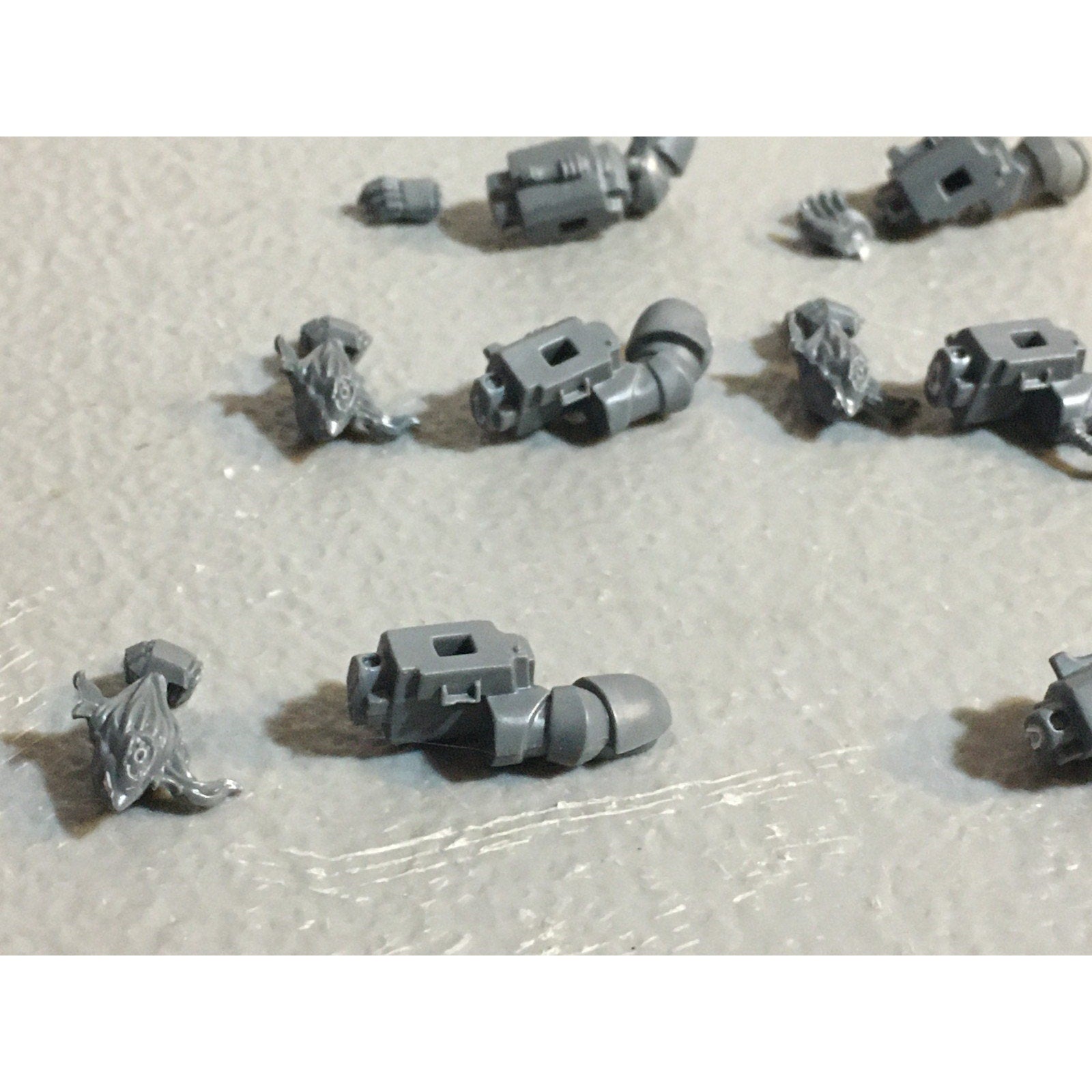 A29906 WARHAMMER 40K GREY KNIGHTS BITS LOT STRIKE ARMS STORM BOLTER SWORD CANNON