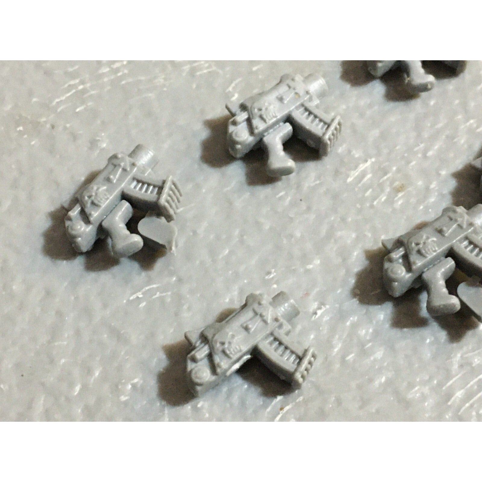 A23144 WARHAMMER 40K CHAOS SPACE MARINES ROGUE TRADER BITS LOT PISTOLS GW