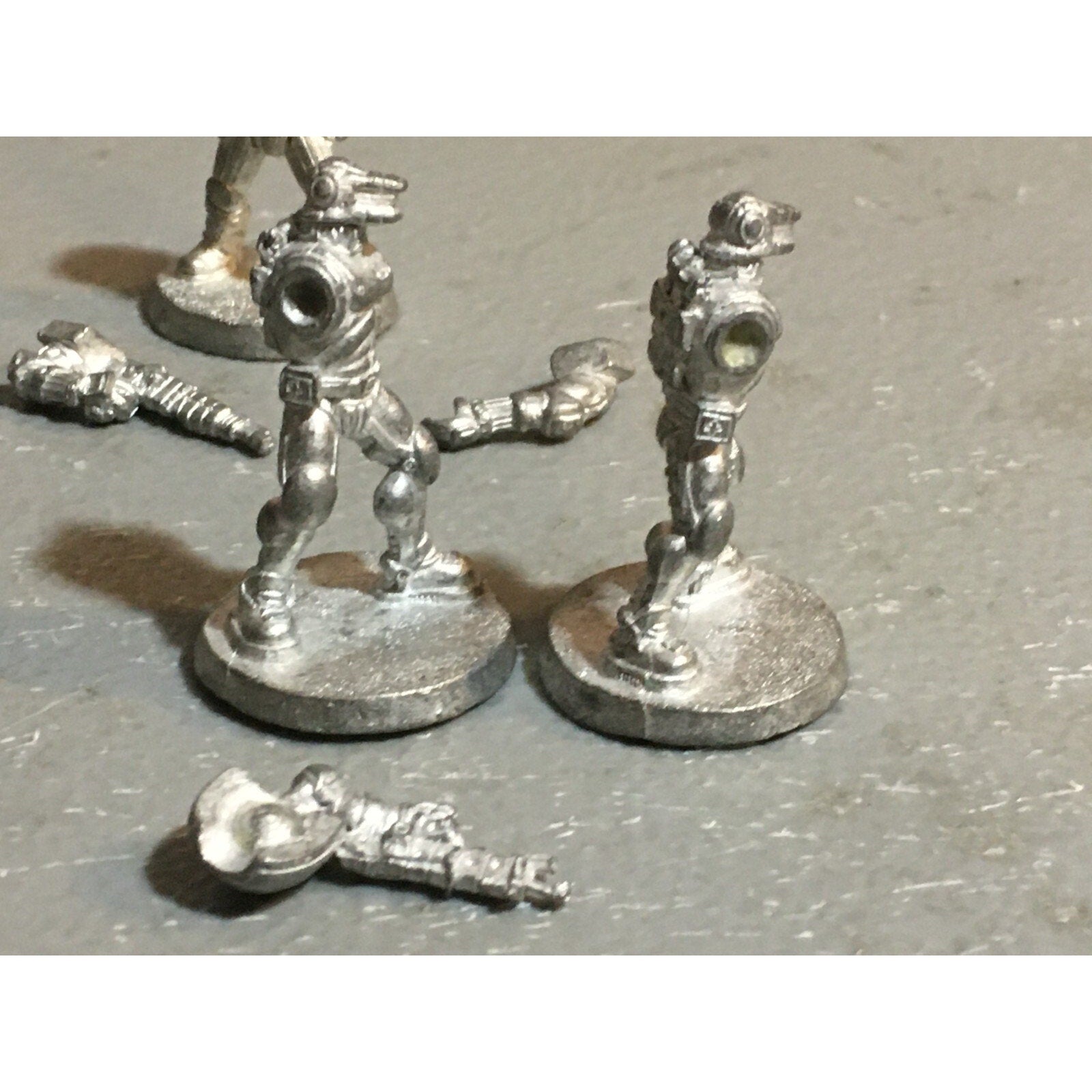 A2206 GLOBAL GAMES LEGINOS OF STEEL SNIPEBOT + INC STORMTROOPERS HEAVY COMMANDOS