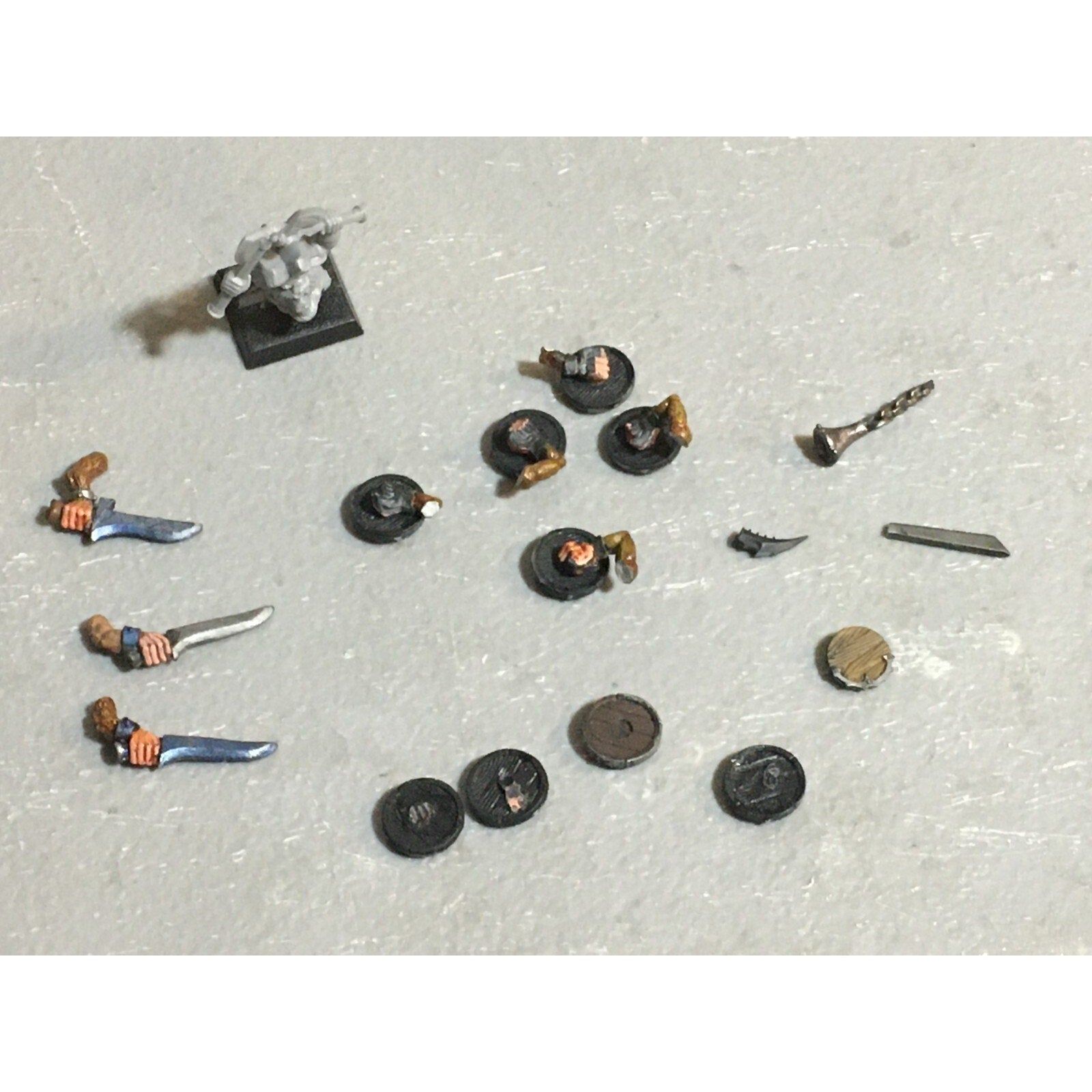 A21061 WARHAMMER FANTASY DWARFS SKULL SLAYER + SKAVEN ARMS SHIELDS BITS LOT GW