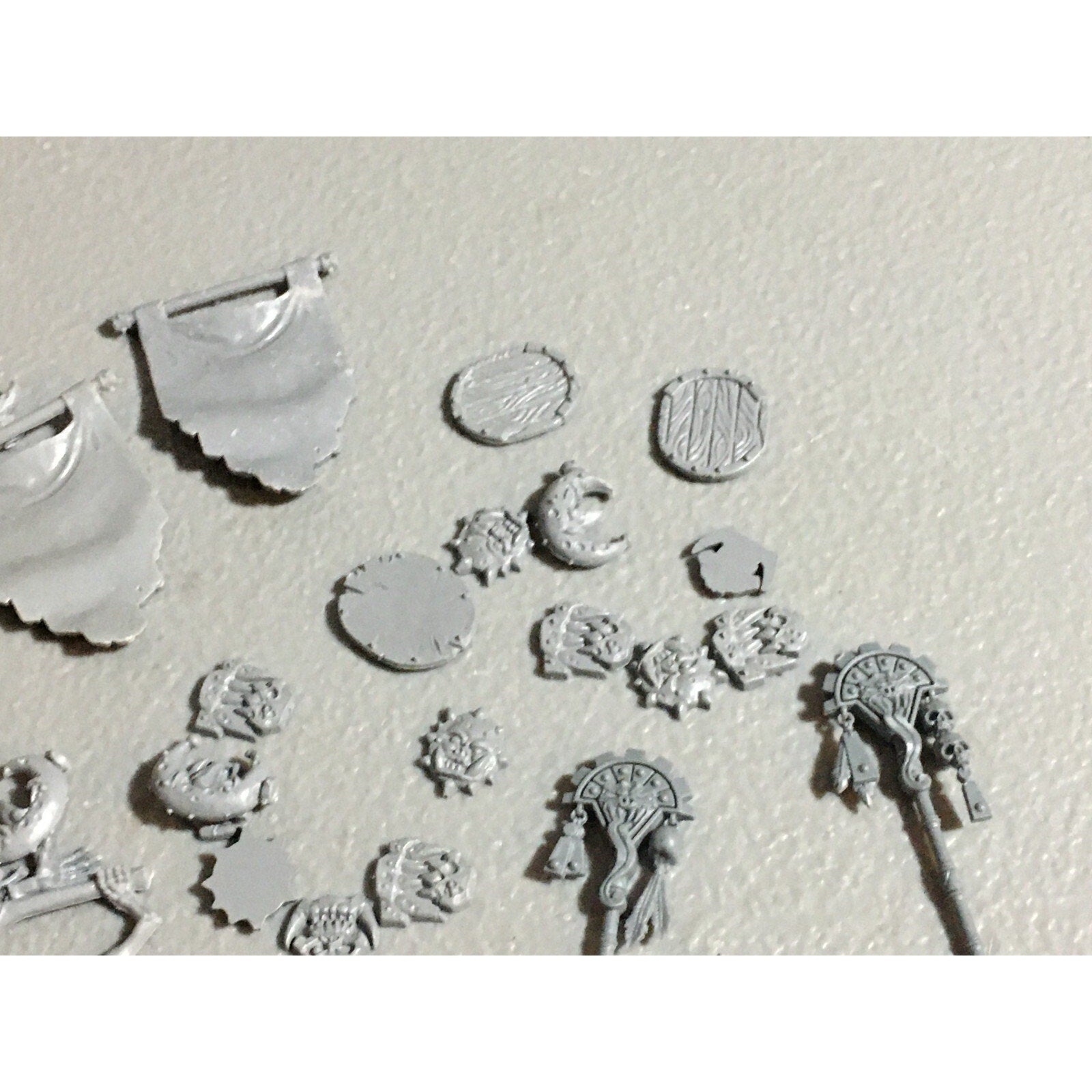 A20847 WARHAMMER FANTASY BITS LOT MIXED HIGH ELVES SKELETONS DRYADS ORCS