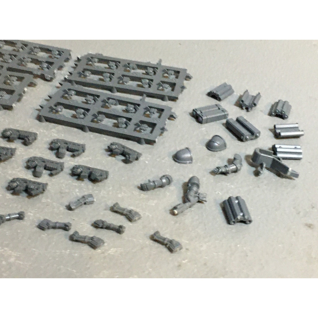 A29490 WARHAMMER 40K SPACE MARINES DARK ANGELS BITS LOT GRENADES BOLTERS GW