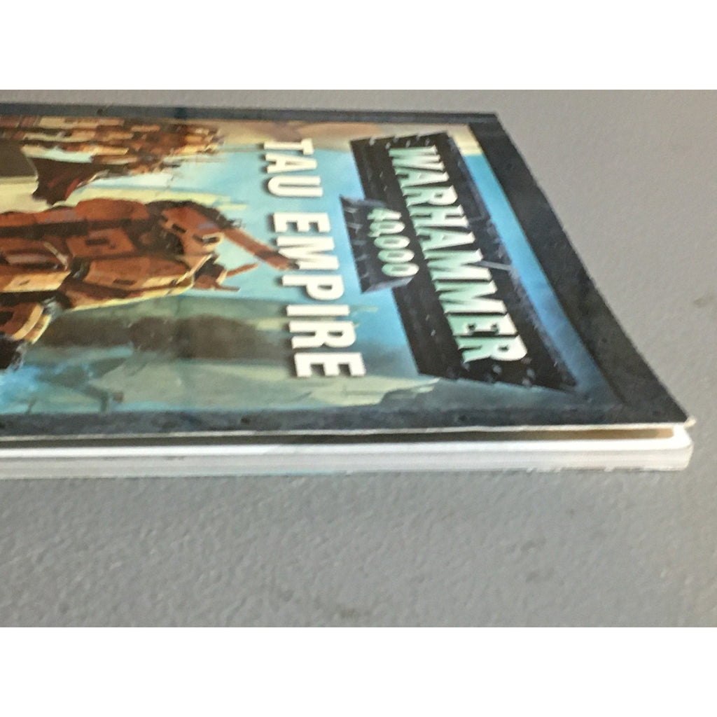 BOOK GAMES WORKSHOP WARHAMMER 40K TAU EMPIRE 4TH ED SB USED