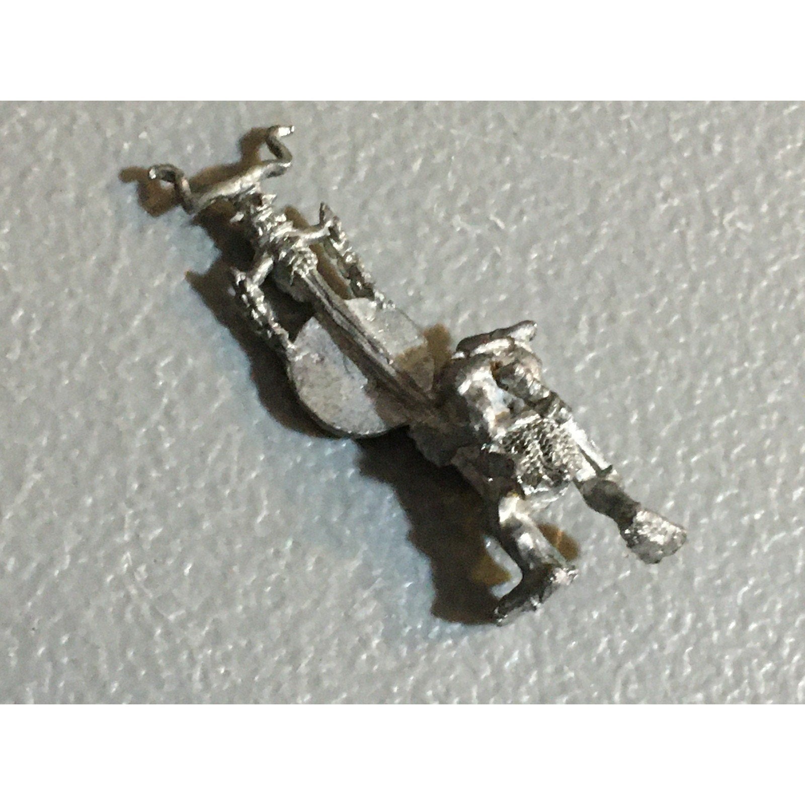 A32477 WARHAMMER FANTASY METAL ORCS GOBLINS GOBLIN STANDARD GW