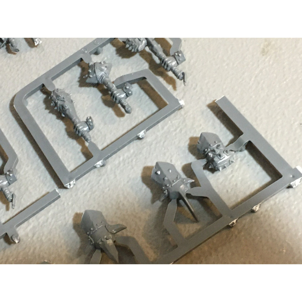 A23588 WARHAMMER AOS FANTASY OGRE KINGDOMS MAWTRIBES BITS ON SPRUE LOT HANDS GW