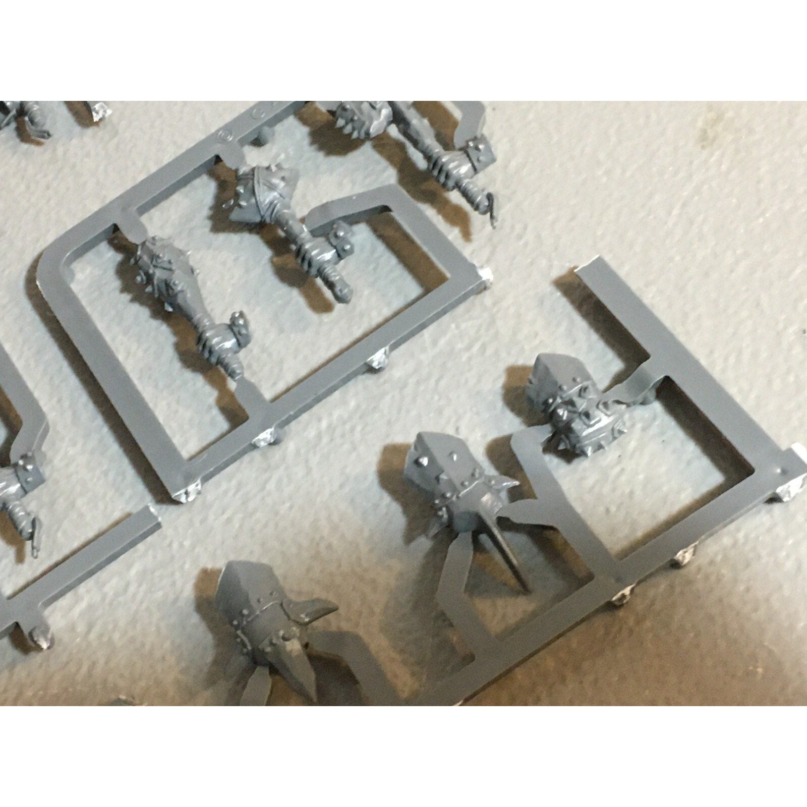 A23588 WARHAMMER AOS FANTASY OGRE KINGDOMS MAWTRIBES BITS ON SPRUE LOT HANDS GW