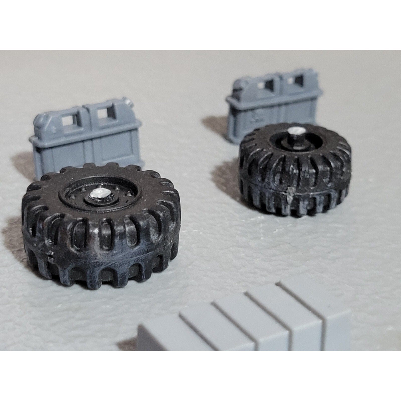 A18911 WARHAMMER 40K SPACE MARINES BITS LOT GENERATOR FENCE PYLONS TERRAIN BARRI