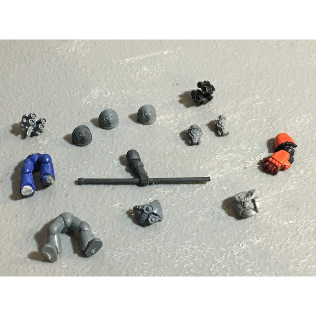 A22973 WARHAMMER 40K SPACE MARINES BITS LOT MIXED GAMES WORKSHOP GW