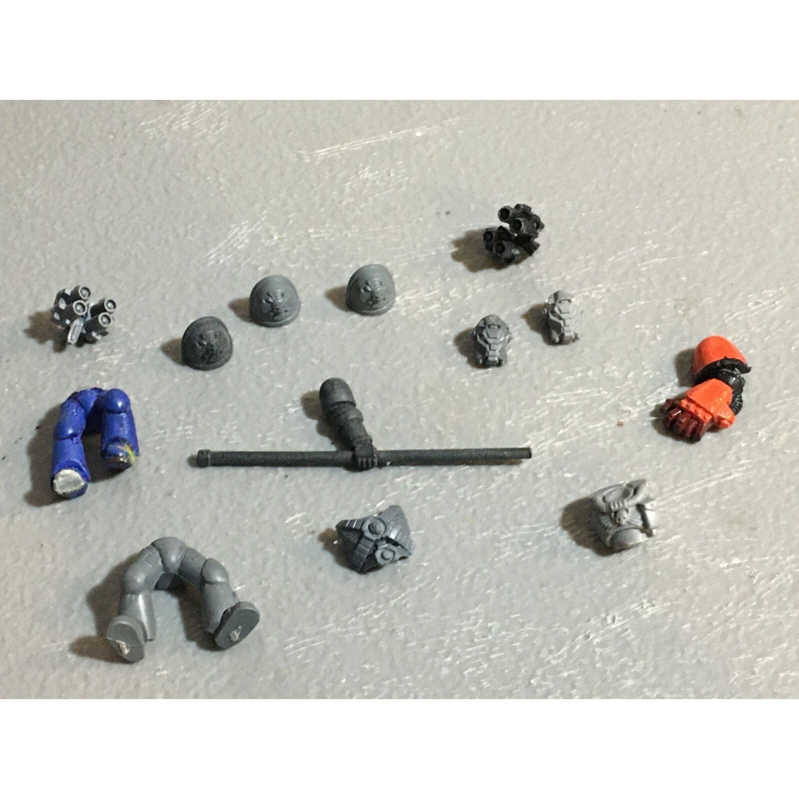 A22973 WARHAMMER 40K SPACE MARINES BITS LOT MIXED GAMES WORKSHOP GW