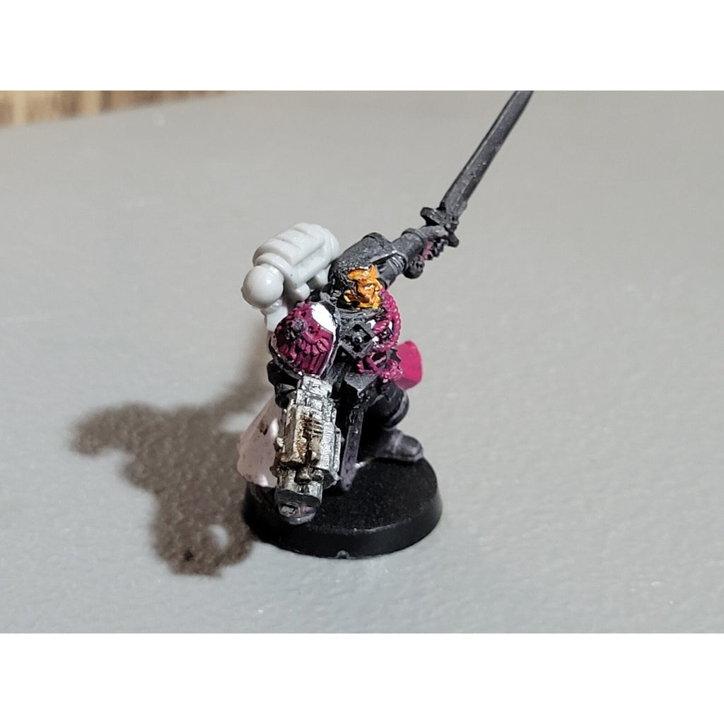 A19041 WARHAMMER 40K SPACE MARINES METAL CAPTAIN POWER SWORD STORM BOLTER