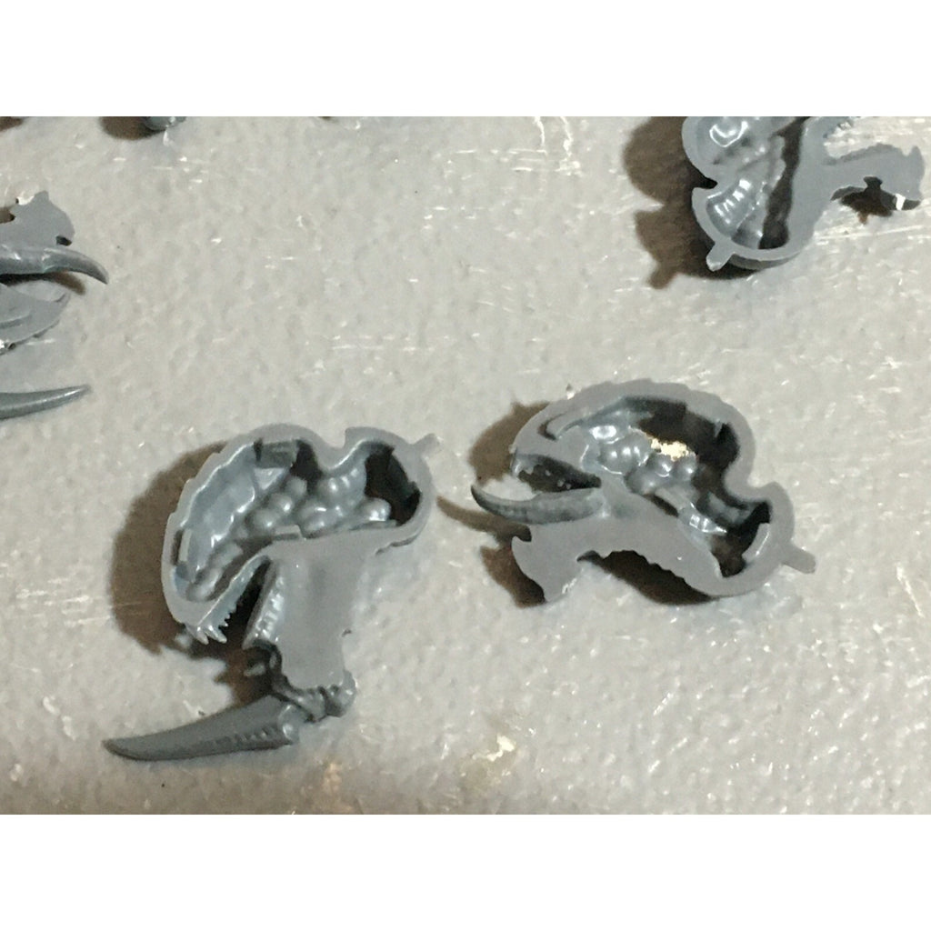 A22313 WARHAMMER 40K TYRANIDS BITS LOT MIXED GAMES WORKSHOP GW