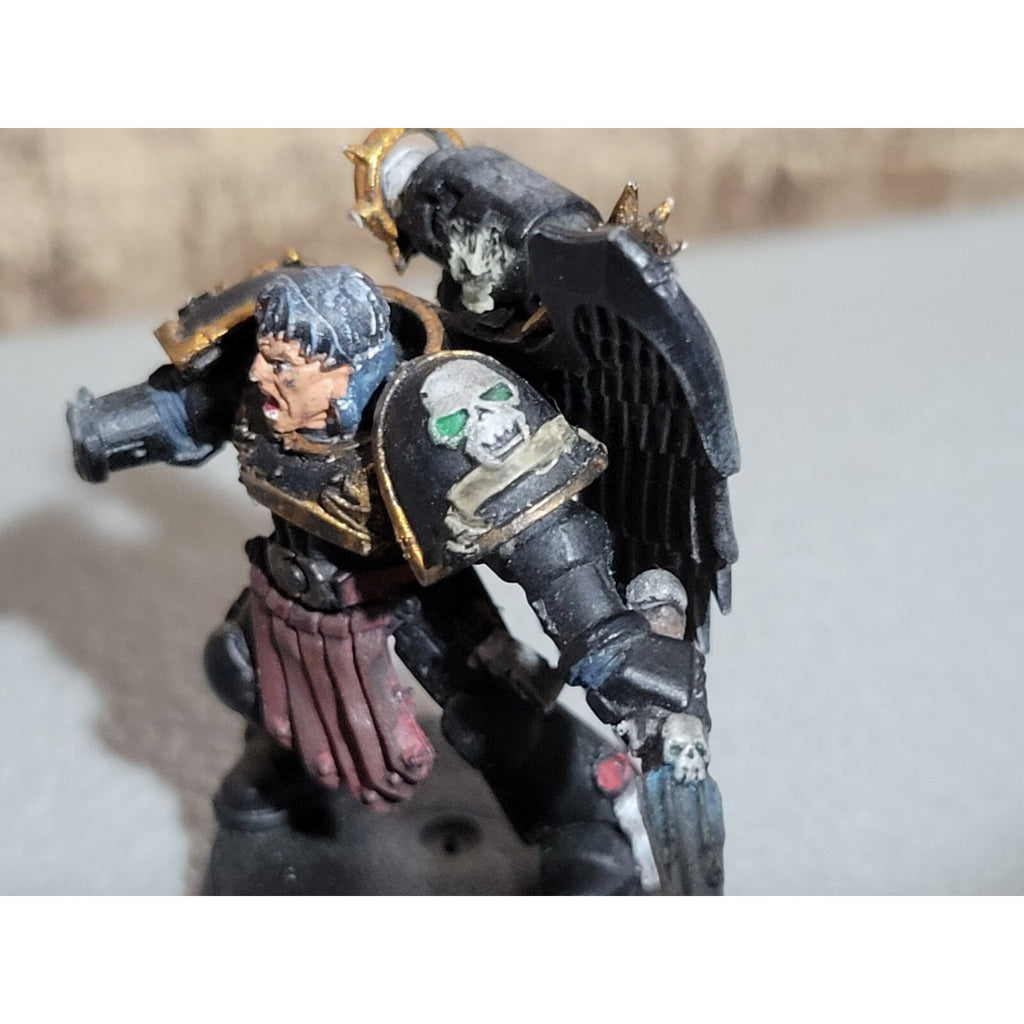 A18418 WARHAMMER 40K SPACE MARINES BLOOD ANGELS CAPTAIN LIEUTENANT CUS MISS HAND