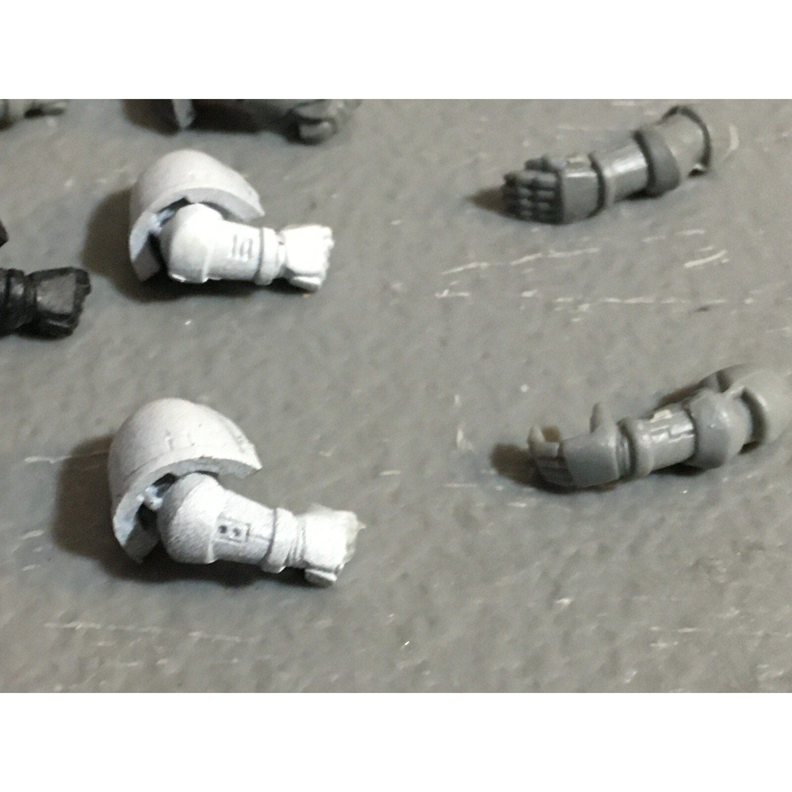 A22996 WARHAMMER 40K SPACE MARINES BITS LOT ARMS GW GAMES WORKSHOP