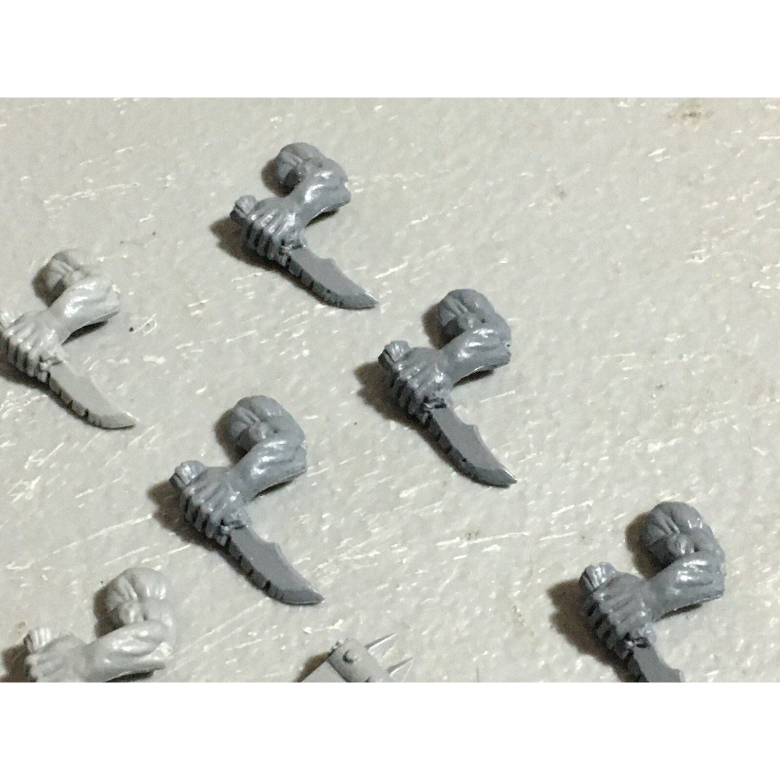 A22610 WARHAMMER FANTASY ORCS & GOBLINS BITS LOT ORC BOYZ HAND WEAPONS GW