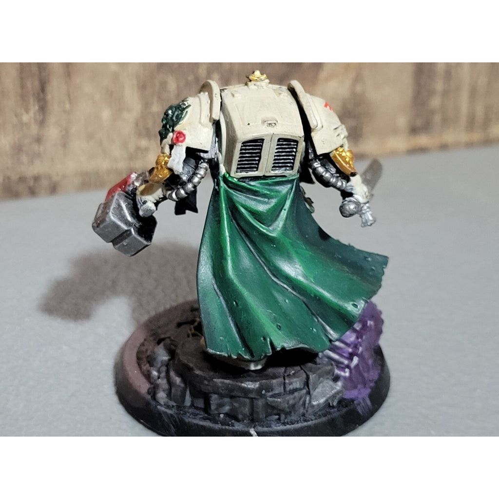A18345 WARHAMMER 40K SPACE MARINES TERMINATOR CAPTAIN MAG BASE