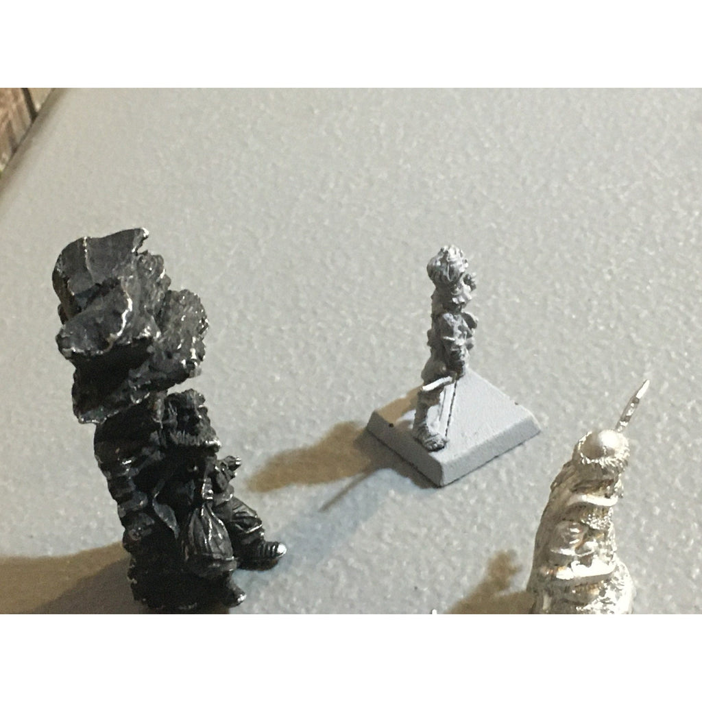 A34020 UNKNOWN METAL MINIATURES MIXED DWARVES DWARFS SOLDIER WARRIOR