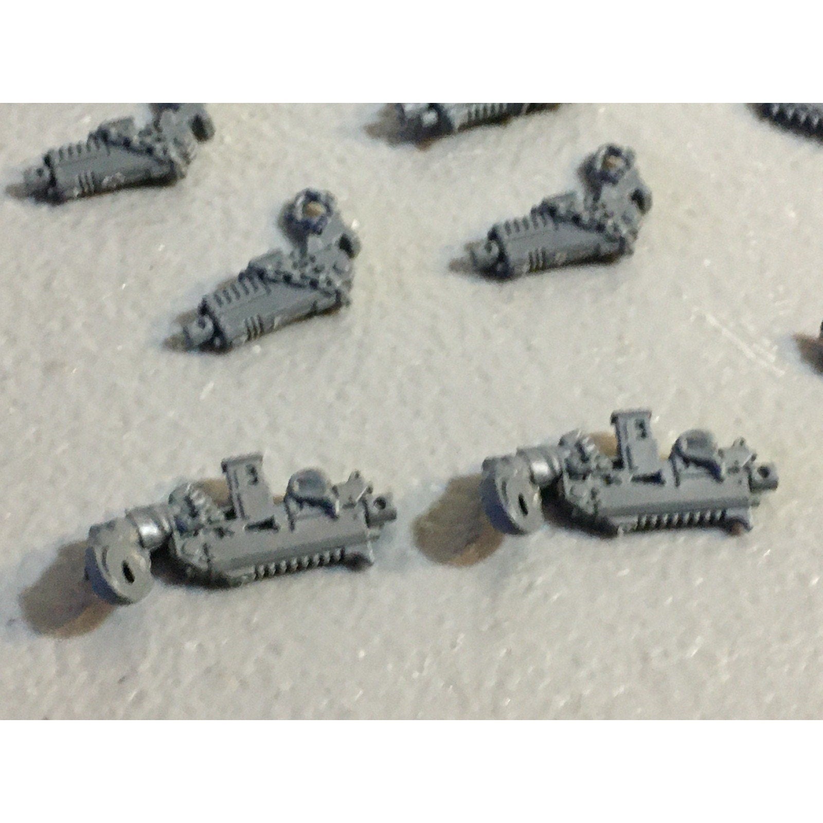 A29439 WARHAMMER 40K SPACE MARINES BLACK TEMPLARS BITS LOT ARMS BOLTER SWORD GW