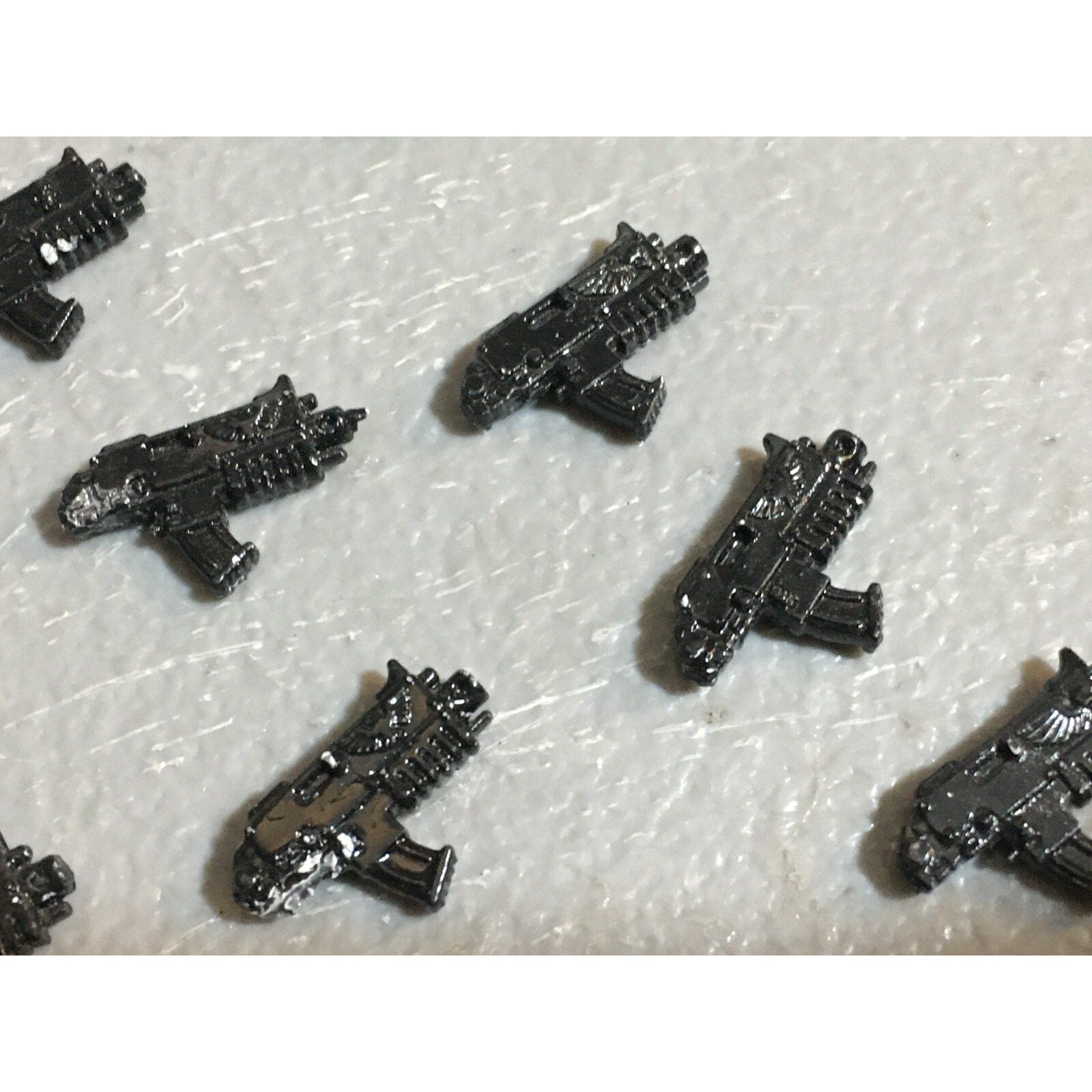 A22959 WARHAMMER 40K SPACE MARINES BITS LOT BOLTERS GAMES WORKSHOP GW
