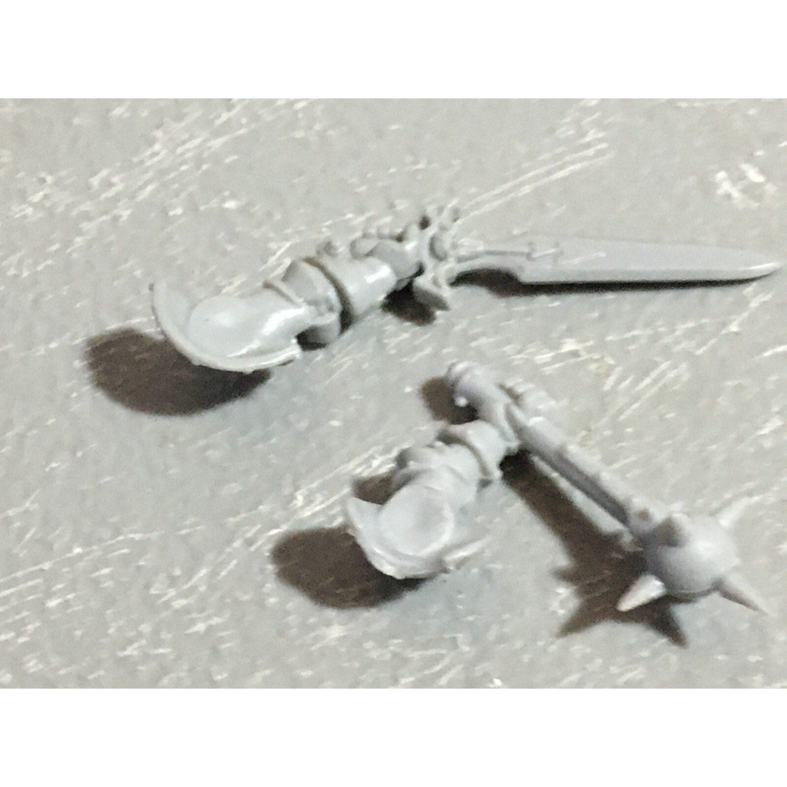 A22252 WARHAMMER FANTASY CHAOS MORTALS BITS LOT WARRIORS KNIGHTS WEAPONS GW OOP