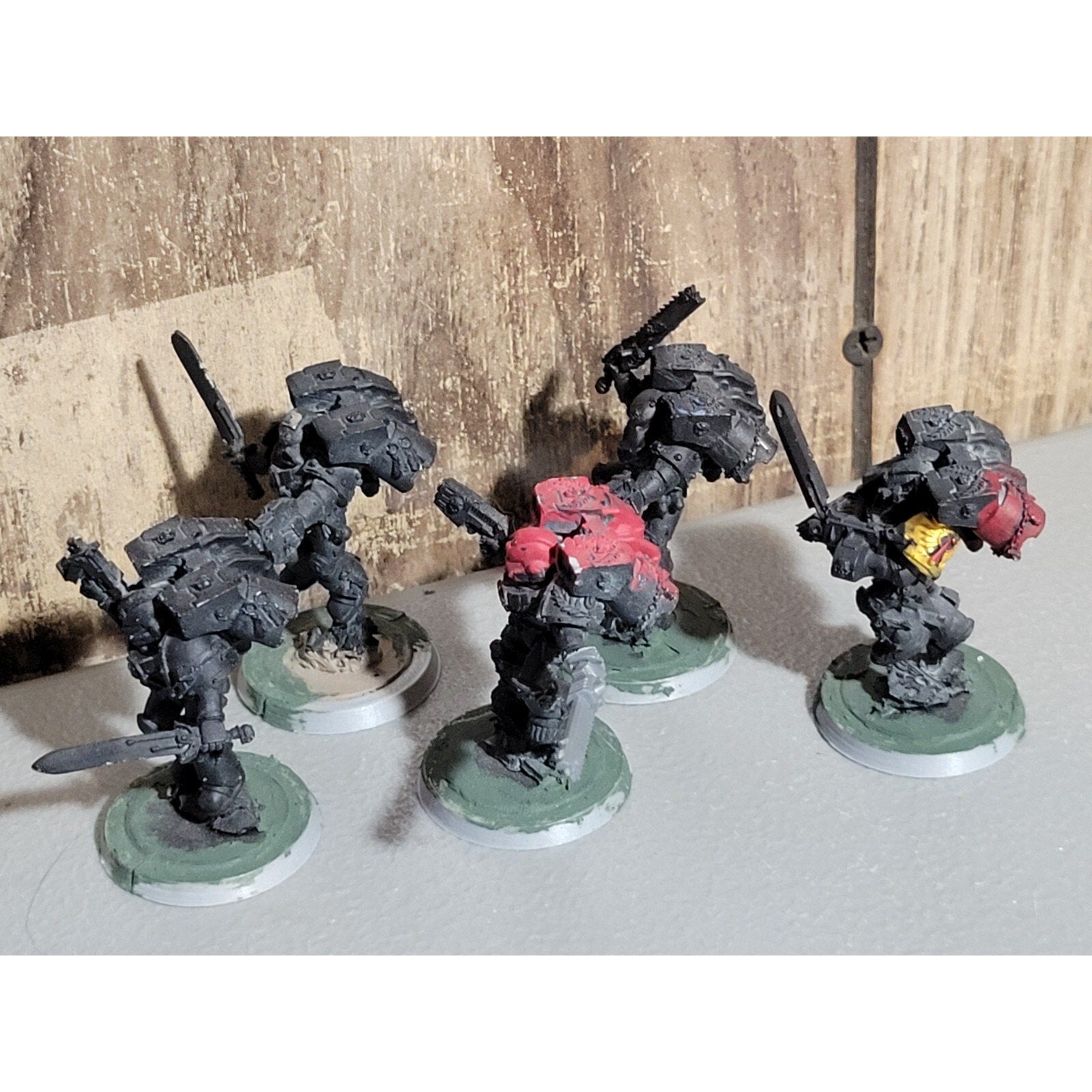 A18689 WARHAMMER 40K SPACE MARINES FINECAST VANGUARD VETERANS 5 PK