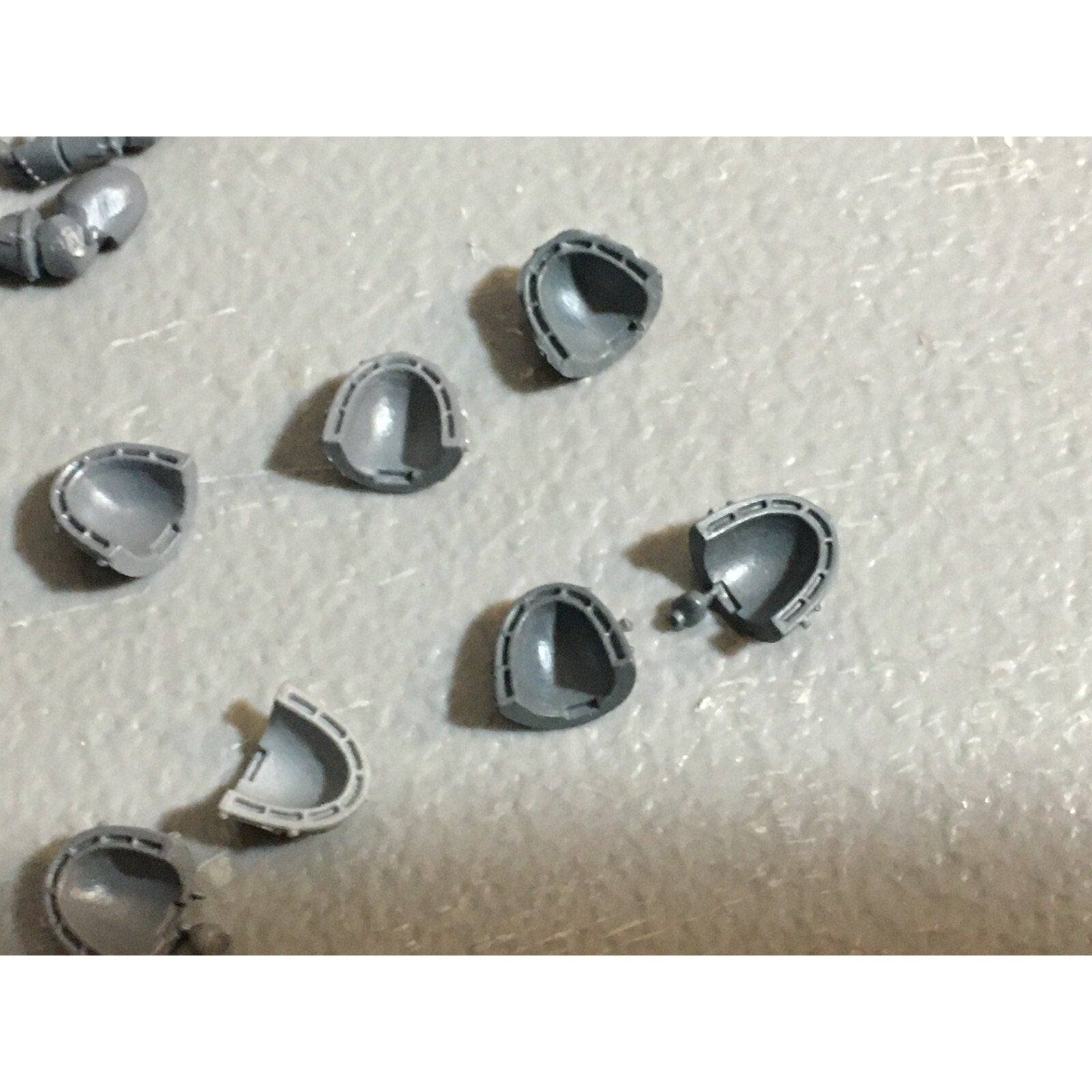 A23075 WARHAMMER 40K CSM CHAOS SPACE MARINES BITS LOT MIXED SHOULDERS ARMS GW