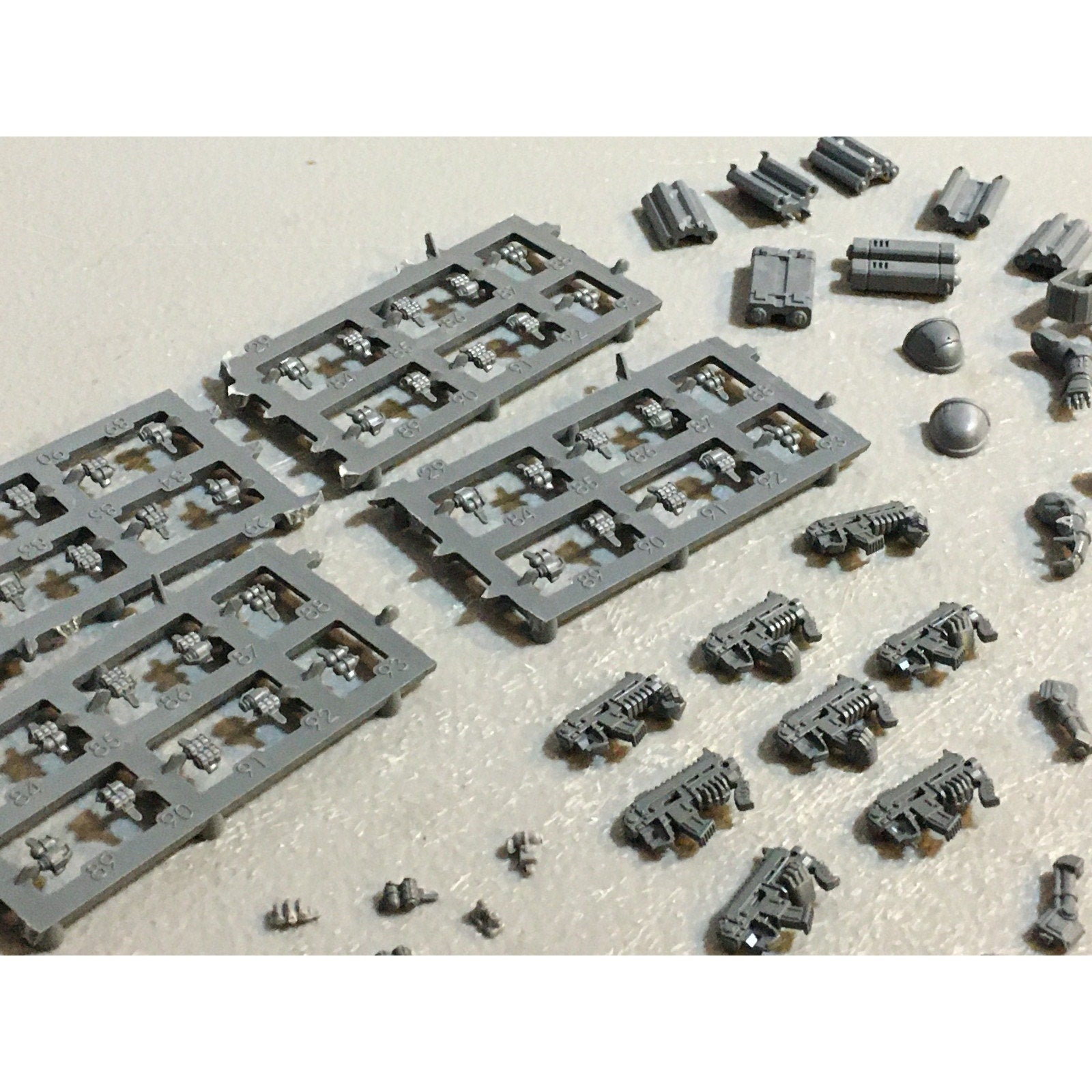 A29490 WARHAMMER 40K SPACE MARINES DARK ANGELS BITS LOT GRENADES BOLTERS GW