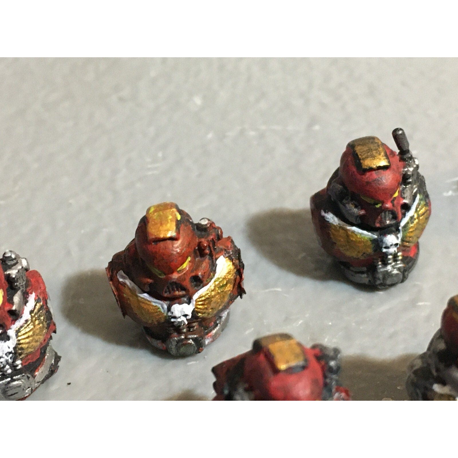 A23086 WARHAMMER 40K SPACE MARINES BITS LOT HEADS TORSOS GAMES WORKSHOP GW