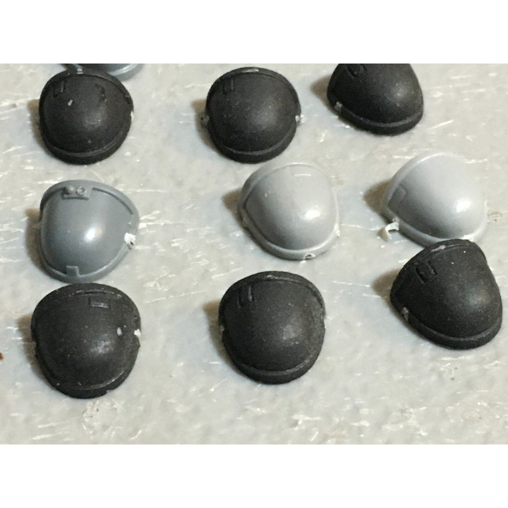 A23256 WARHAMMER 40K SPACE MARINES BITS LOT SHOULDER PADS GAMES WORKSHOP GW