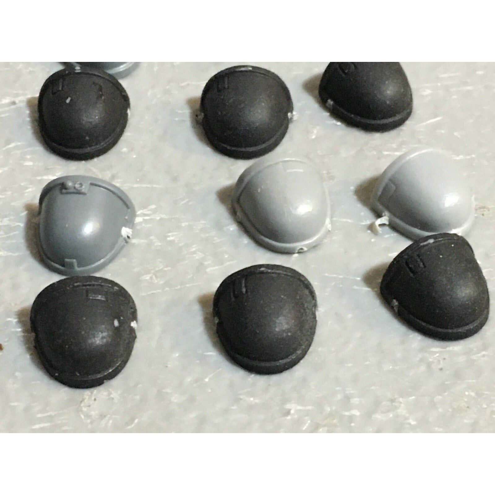 A23256 WARHAMMER 40K SPACE MARINES BITS LOT SHOULDER PADS GAMES WORKSHOP GW