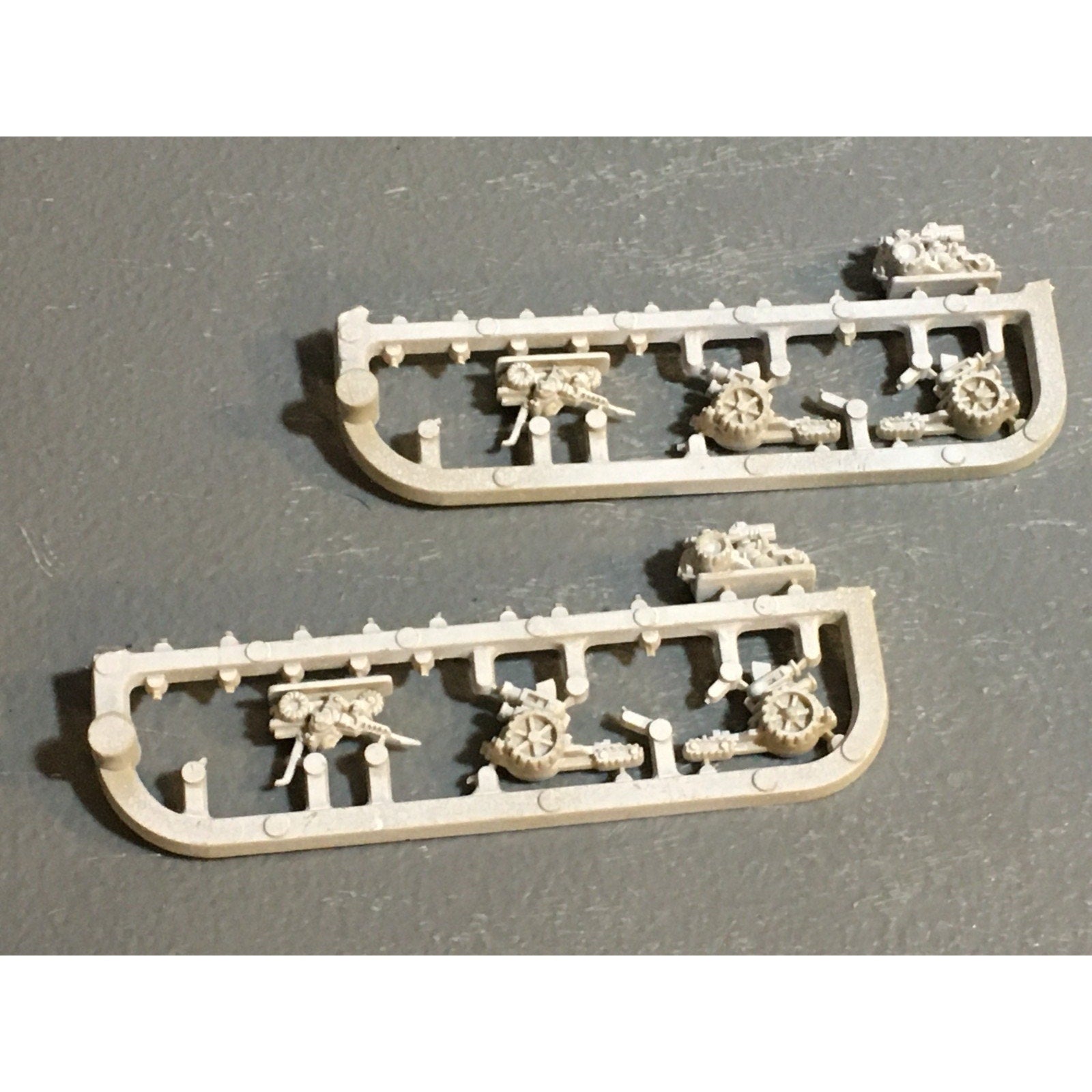 A24559 EPIC 40K SPACE MARINES SQUATS TRIKES THUDD GUNS ON SPRUE GW