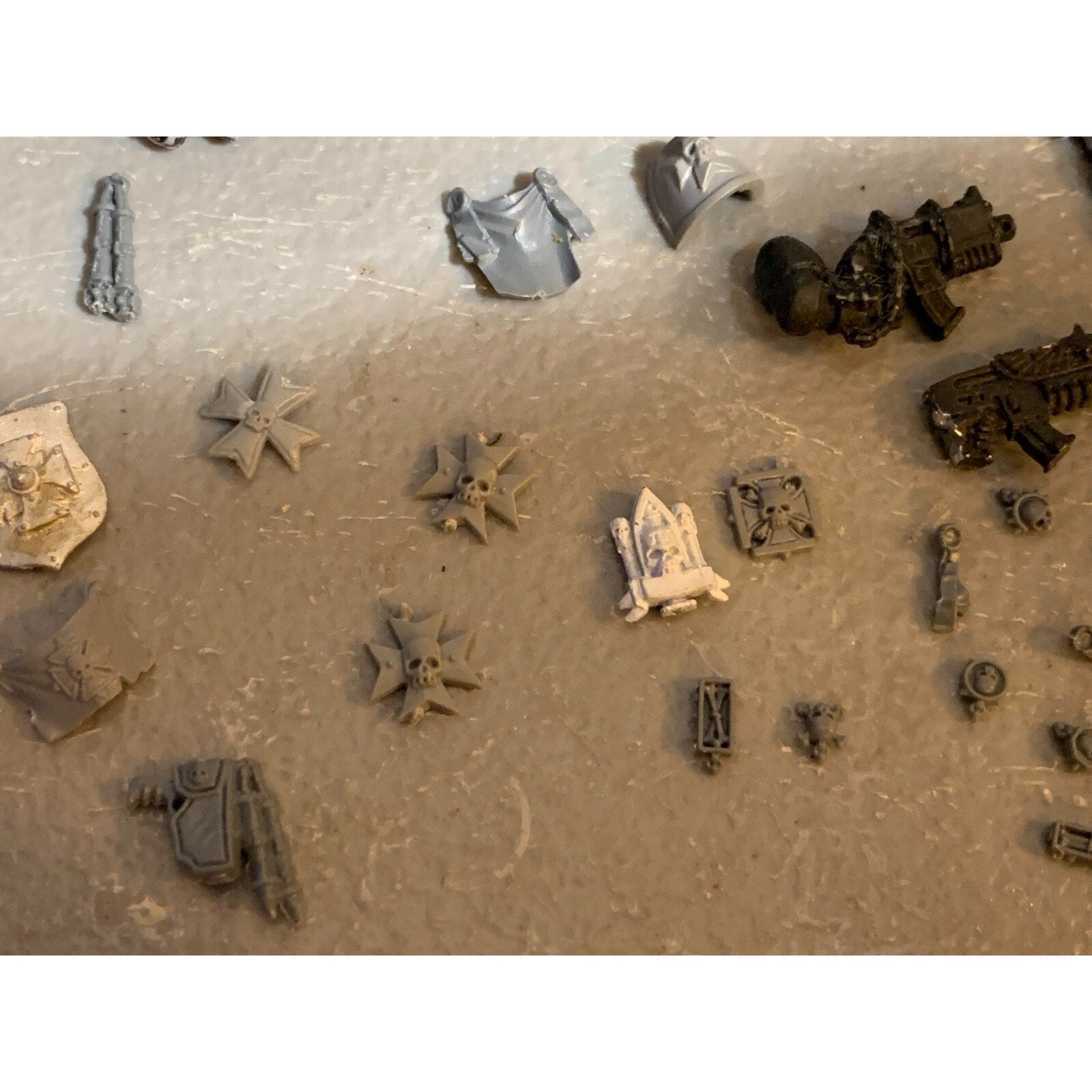 A23301 WARHAMMER 40K SPACE MARINES BLACK TEMPLARS BITS LOT BACKPACK OATHS GW