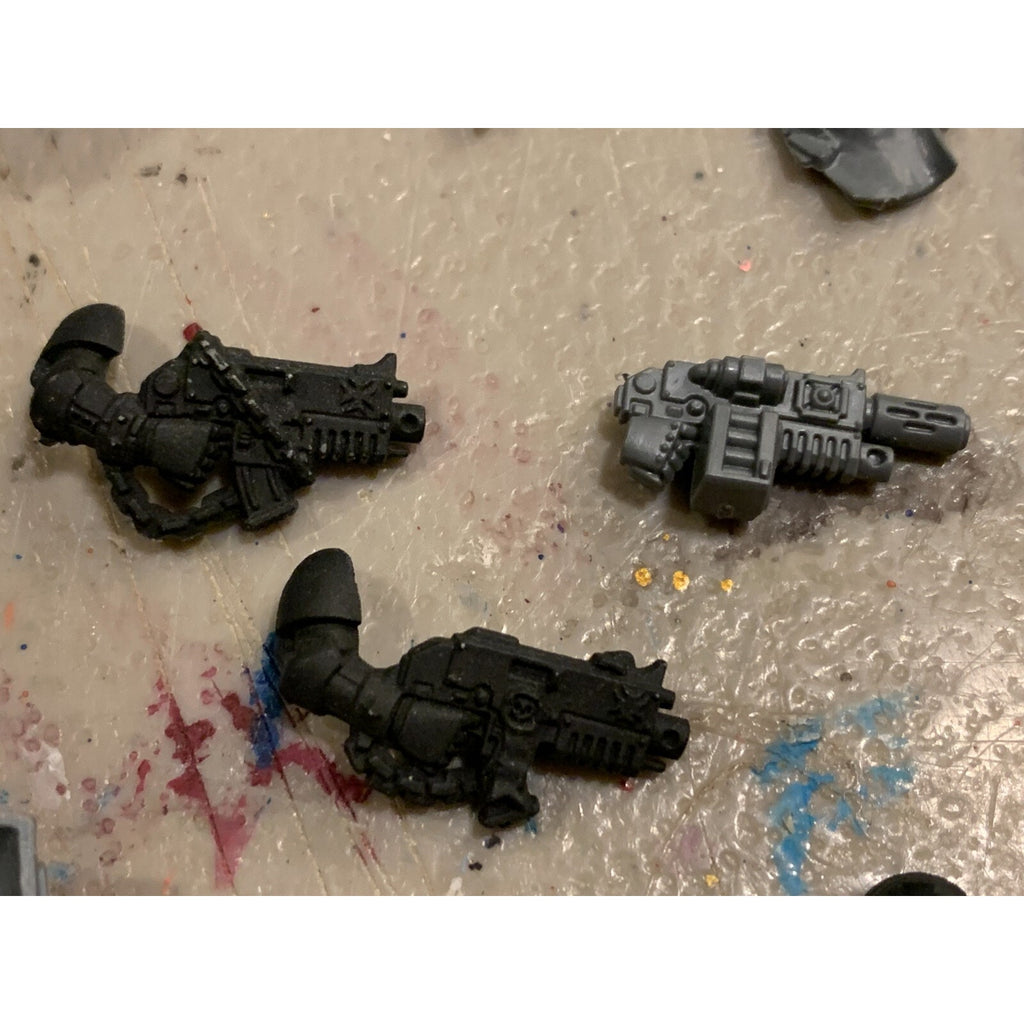 A23196 WARHAMMER 40K SPACE MARINES BLACK TEMPLARS INCOMPLETE BITS LOT ONE METAL