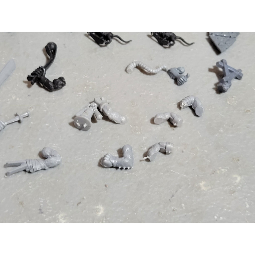 A18986 WARHAMMER FANTASY AOS SKAVEN NIGHT RUNNERS BITS LOT + EXTRA