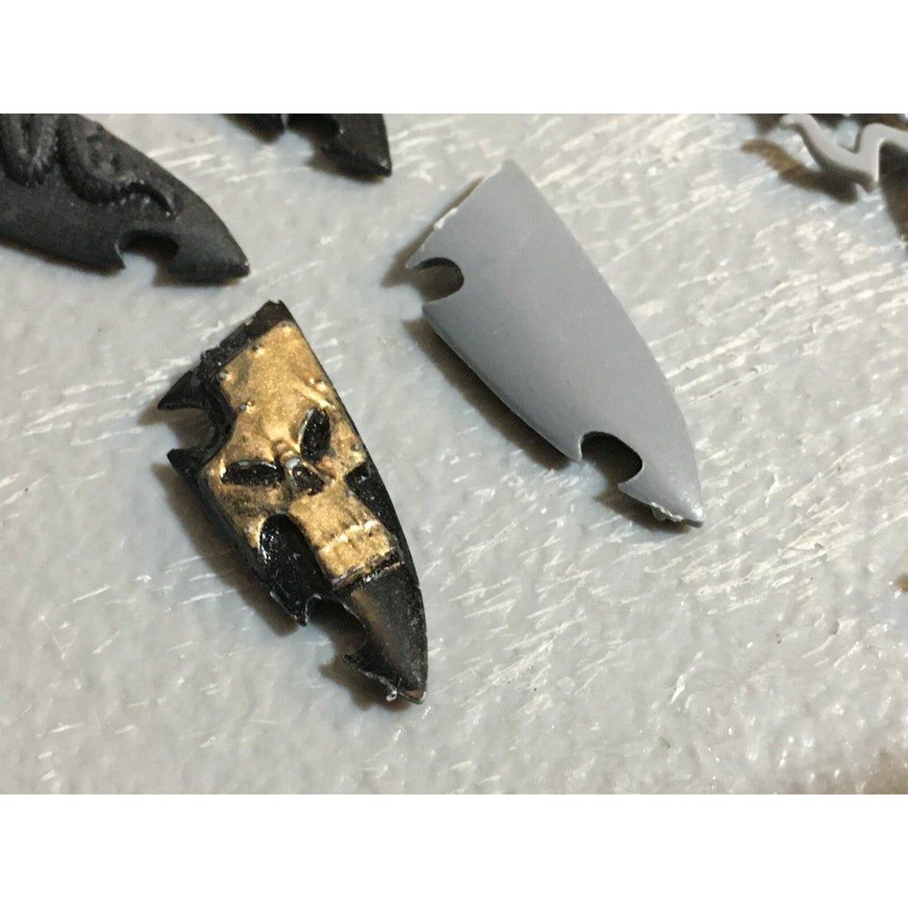 A23451 WARHAMMER FANTASY DARK ELVES BITS LOT ARMS HEADS SHIELDS GAMES WORKSHOP