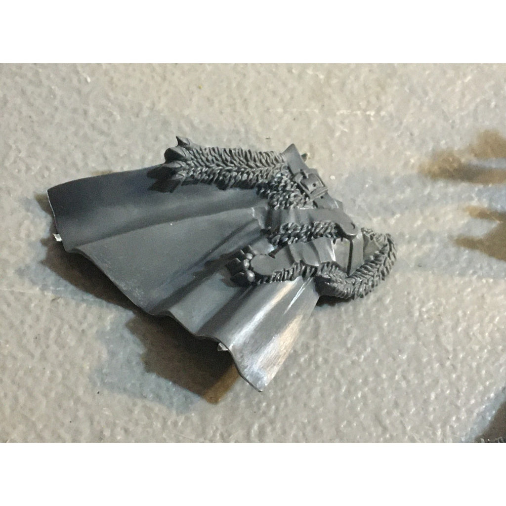 A32583 WARHAMMER 40K SPACE MARINES WOLVES BITS LOT WOLF CLOAK + PLASMA GUNS GW