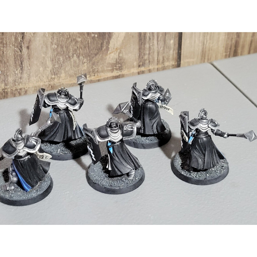 A19305 WARHAMMER AOS SIGMAR STORMCAST ETERNALS SEQUITORS 5 PK PAINTED BASED