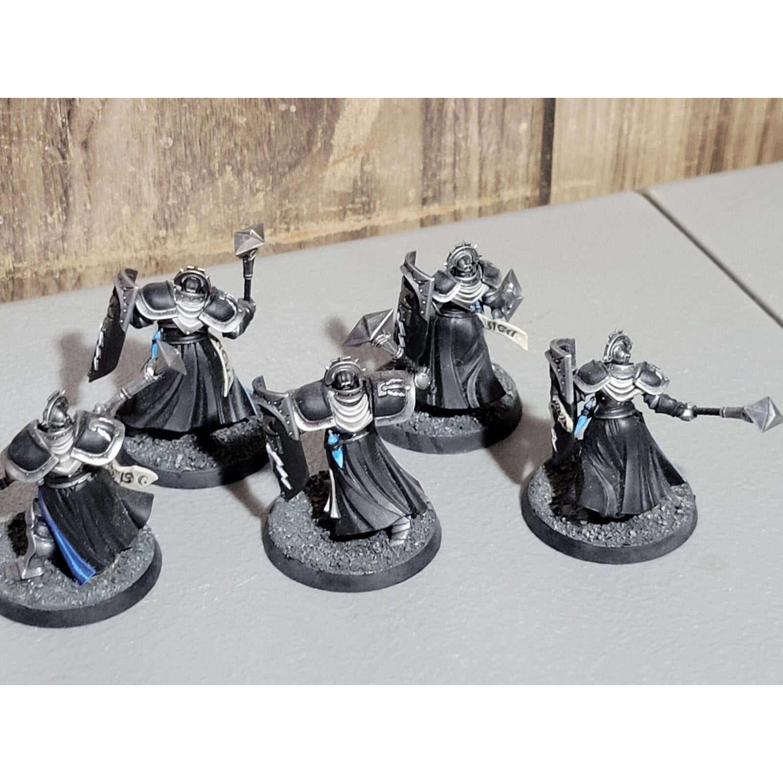 A19305 WARHAMMER AOS SIGMAR STORMCAST ETERNALS SEQUITORS 5 PK PAINTED BASED
