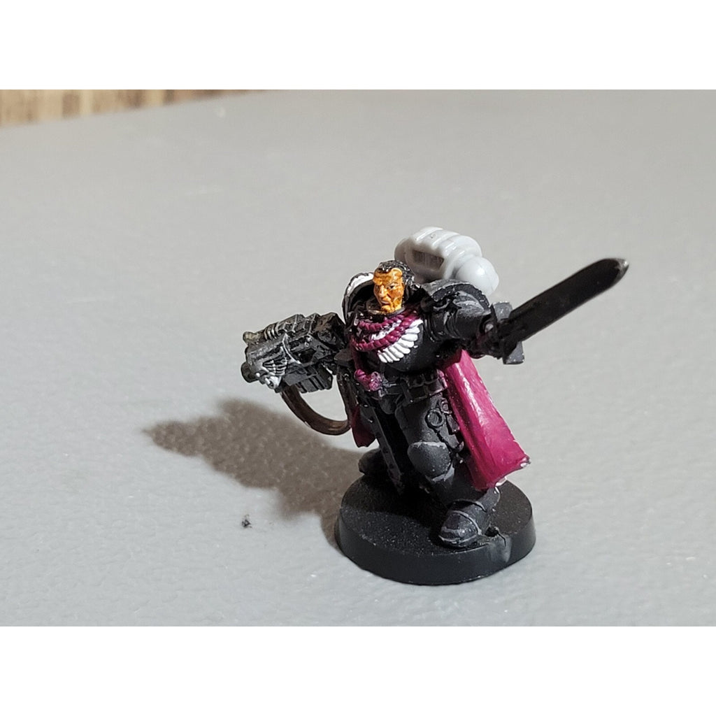 A19041 WARHAMMER 40K SPACE MARINES METAL CAPTAIN POWER SWORD STORM BOLTER