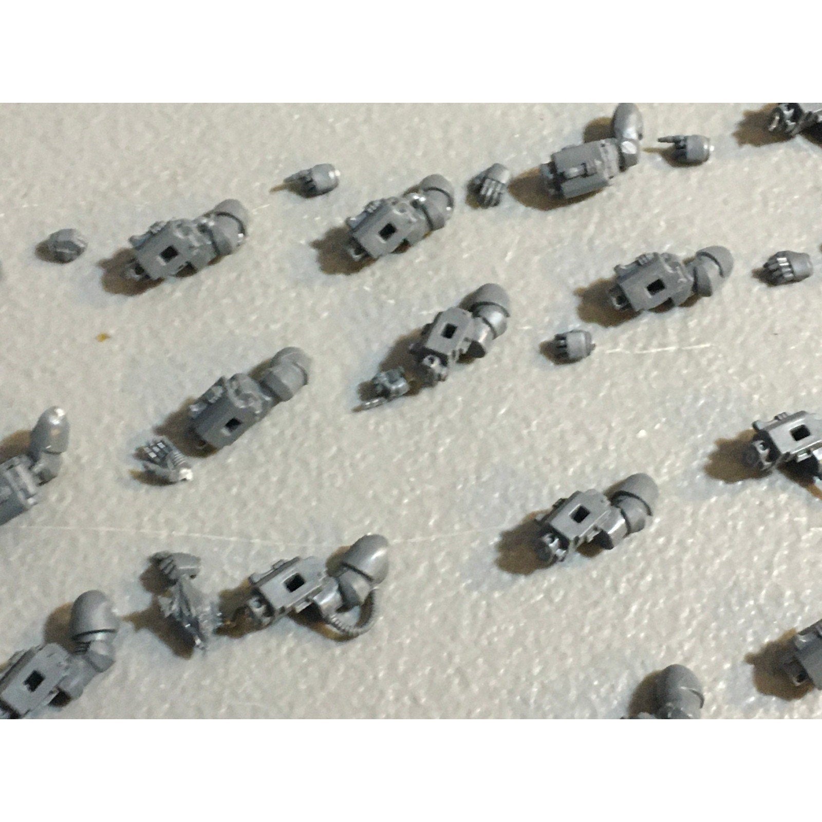 A29906 WARHAMMER 40K GREY KNIGHTS BITS LOT STRIKE ARMS STORM BOLTER SWORD CANNON
